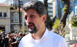 (Español) Parlamentarios turcos pueden ser sancionados por hablar del Genocidio Armenio. Opina el diputado de origen armenio en Turquía, Garo Paylan