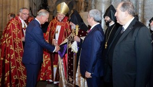 S.S. Karekín II ofició una misa en Londres con la presencia de Serge Sarkisian y el príncipe Carlos, dedicada a las víctimas del Genocidio Armenio