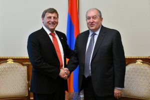 Armen Sarkissian: “Armenia es el hogar para los compatriotas de la diáspora”